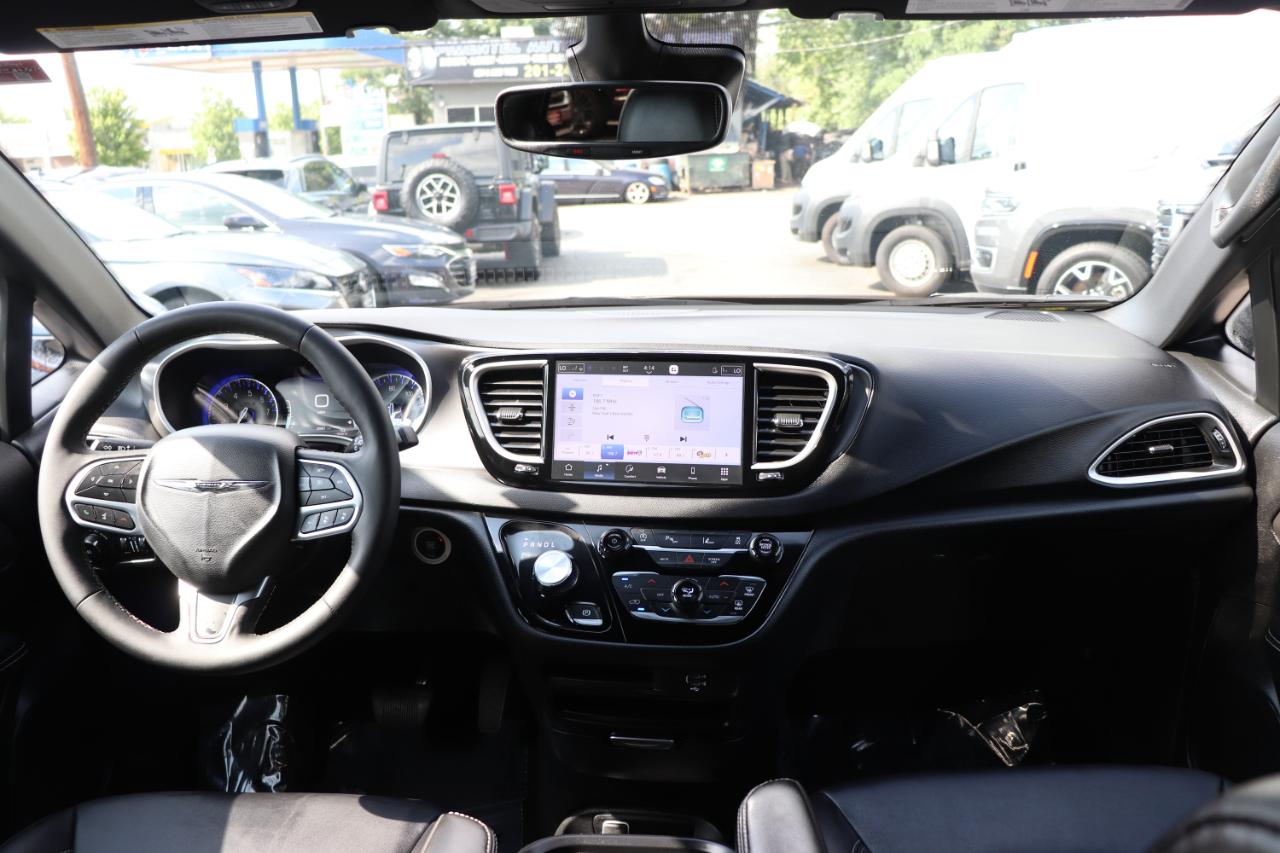 Chrysler Pacifica Select FWD 2026