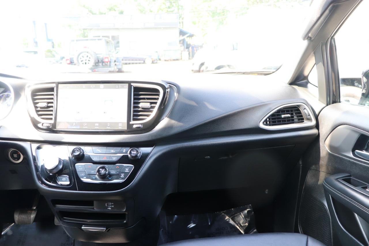 Chrysler Pacifica Select FWD 2026