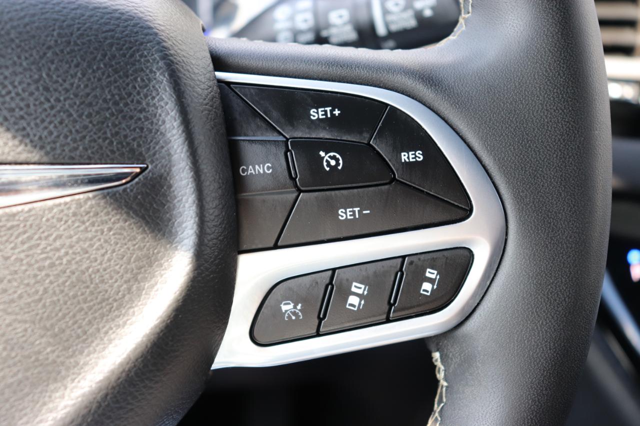 Chrysler Pacifica Select FWD 2026
