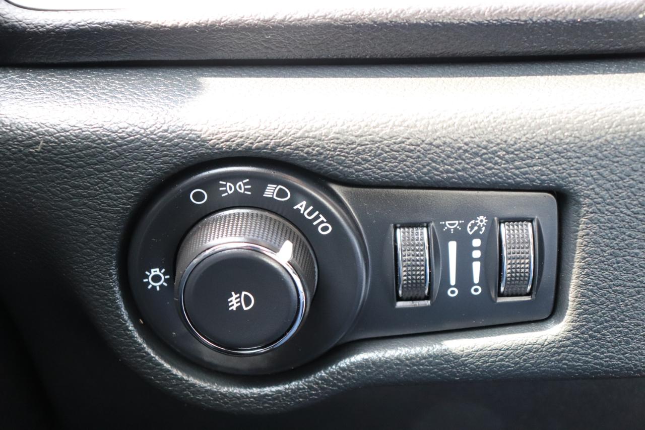 Chrysler Pacifica Select FWD 2026