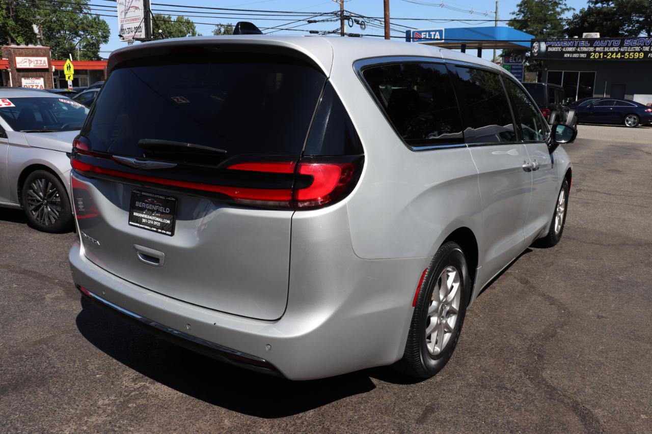 Chrysler Pacifica Touring L FWD 2024