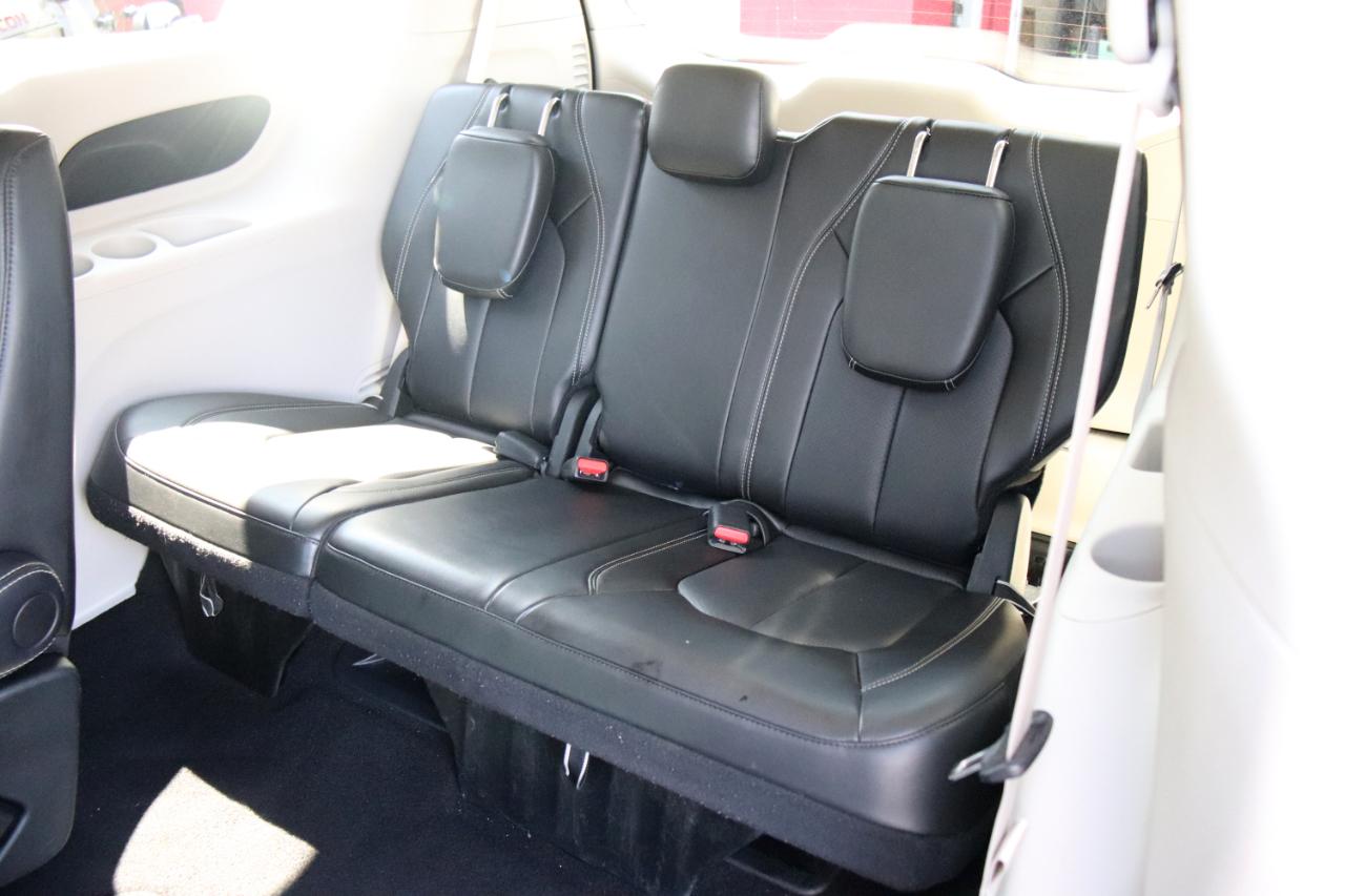 Chrysler Pacifica Touring L FWD 2024