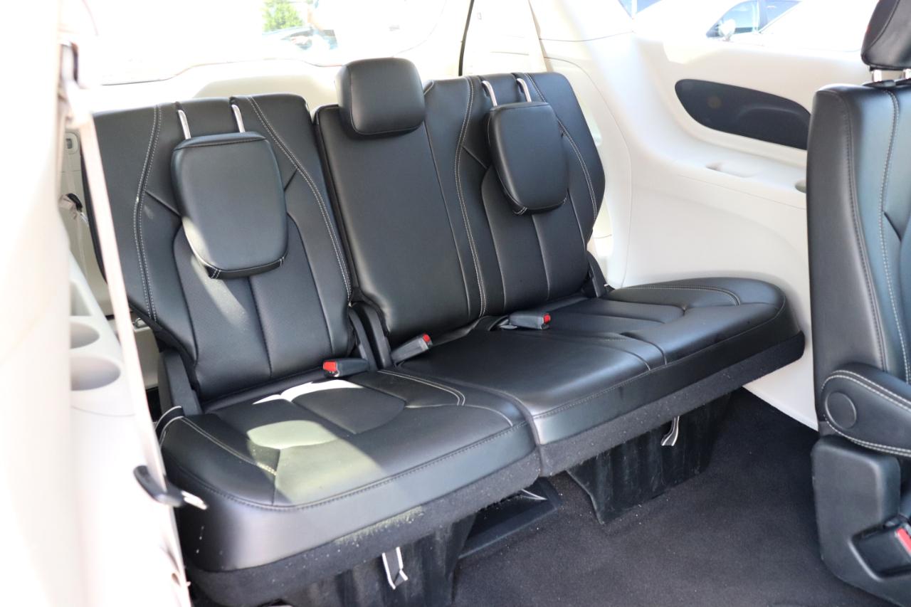 Chrysler Pacifica Touring L FWD 2024