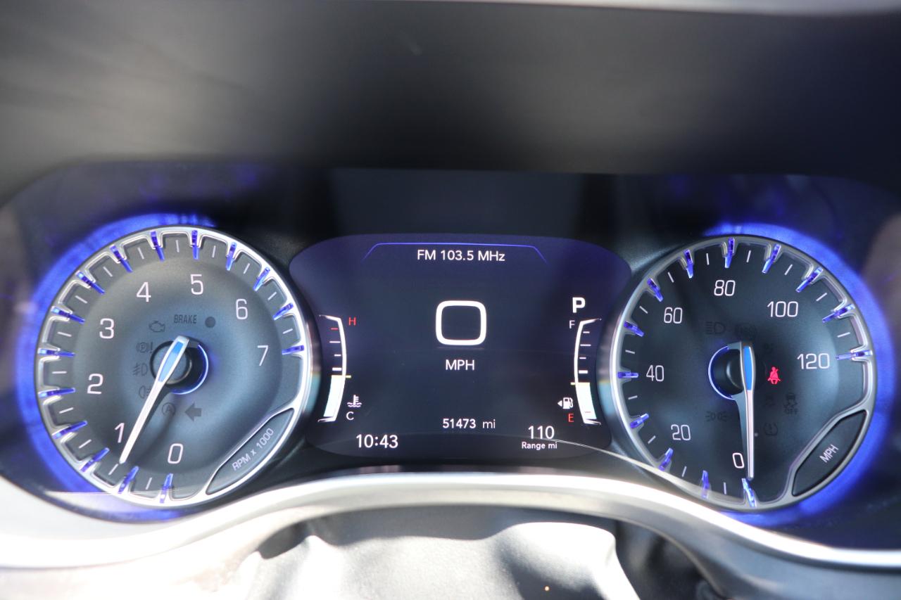 Chrysler Pacifica Touring L FWD 2024