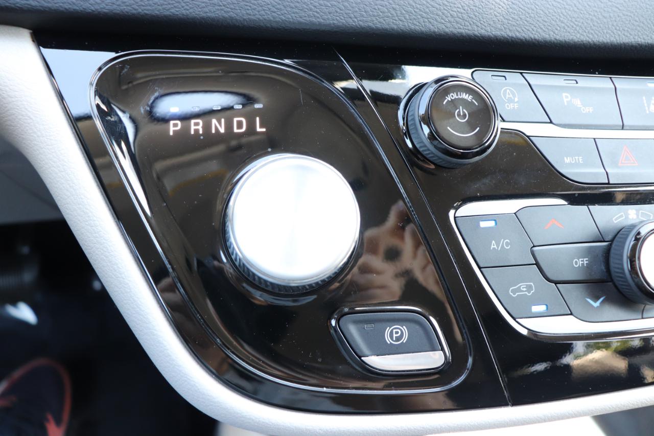 Chrysler Pacifica Touring L FWD 2024