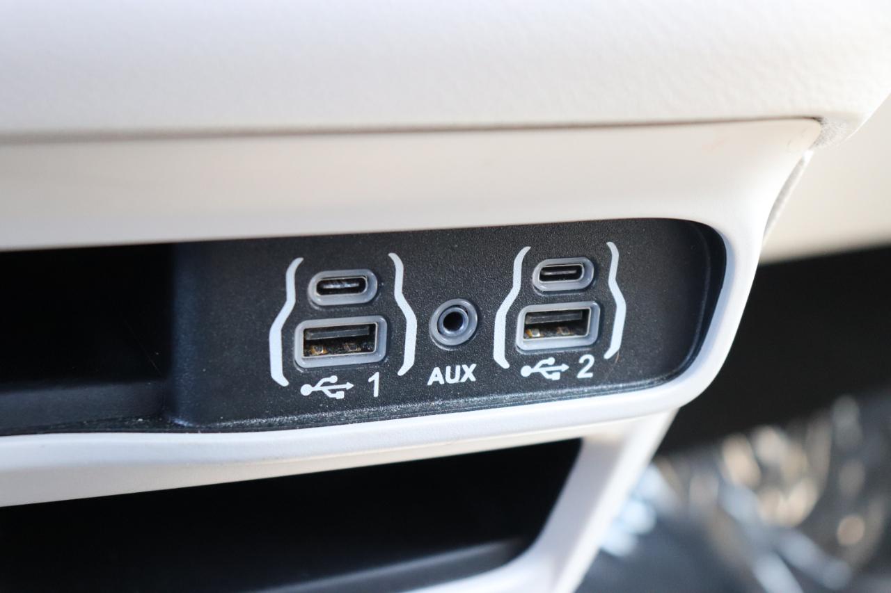 Chrysler Pacifica Touring L FWD 2024