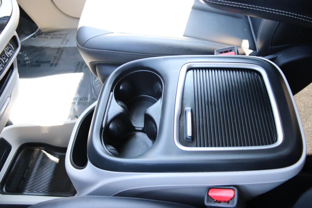 Chrysler Pacifica Touring L FWD 2024
