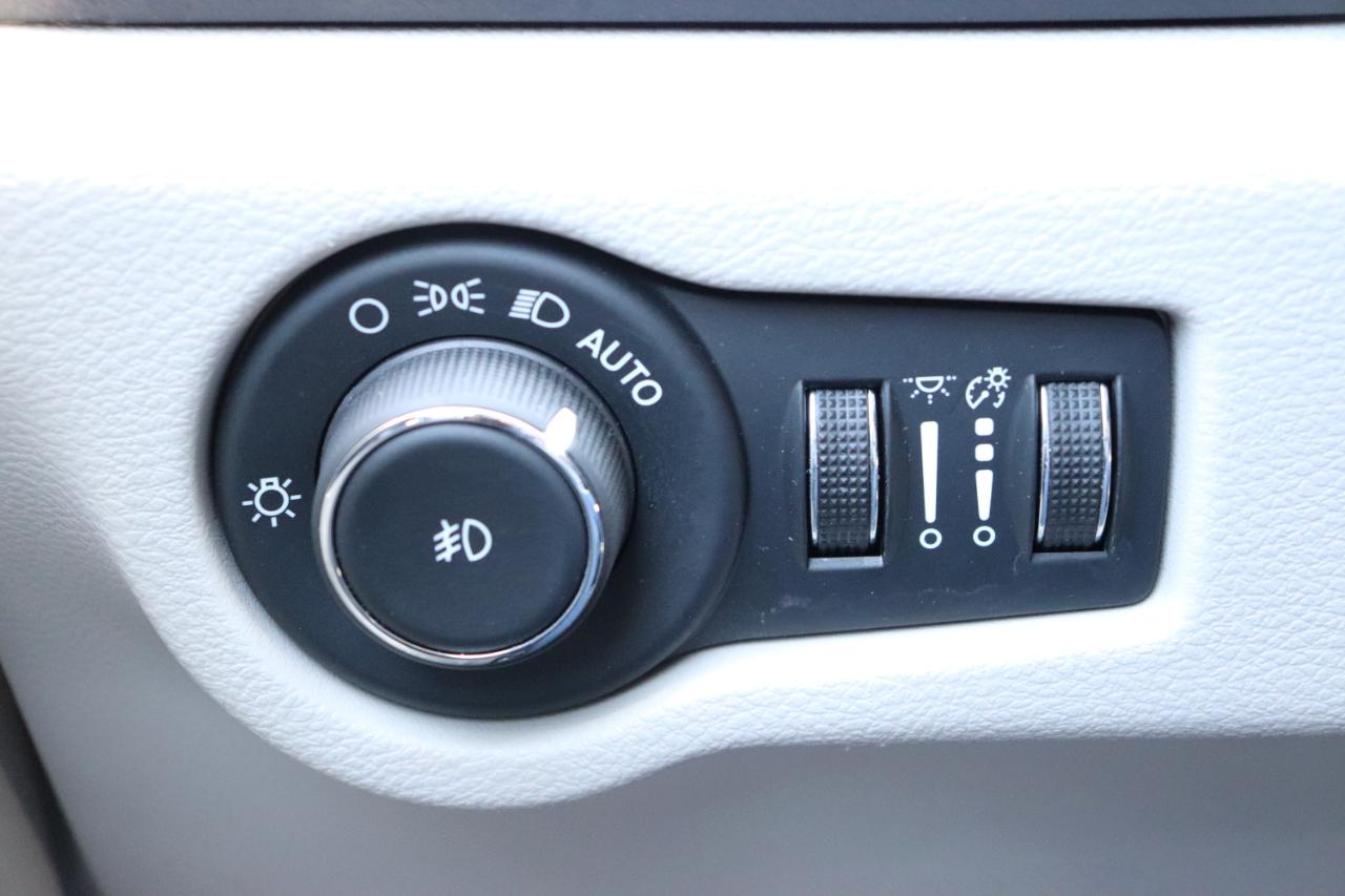 Chrysler Pacifica Touring L FWD 2024
