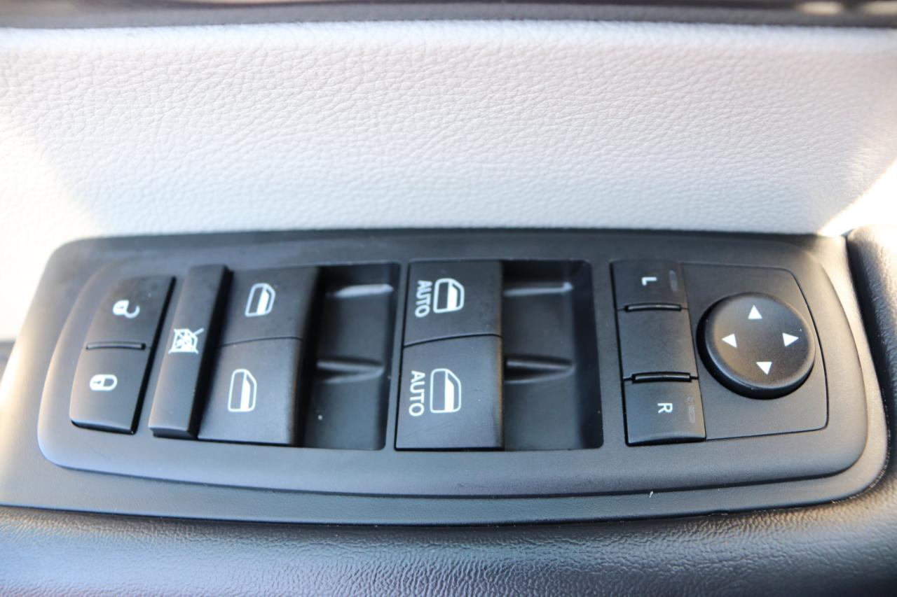 Chrysler Pacifica Touring L FWD 2024