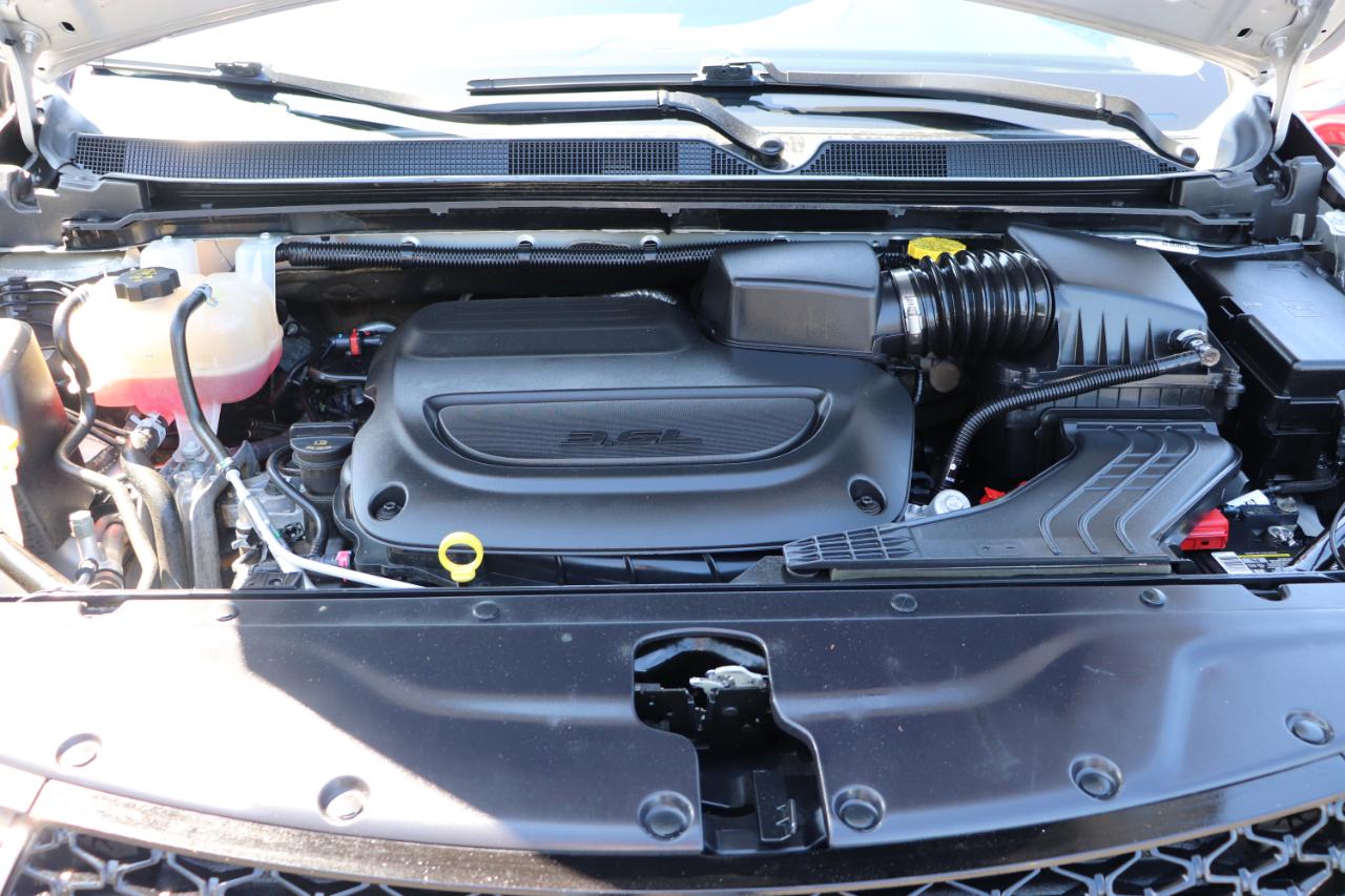 Chrysler Pacifica Touring L FWD 2024