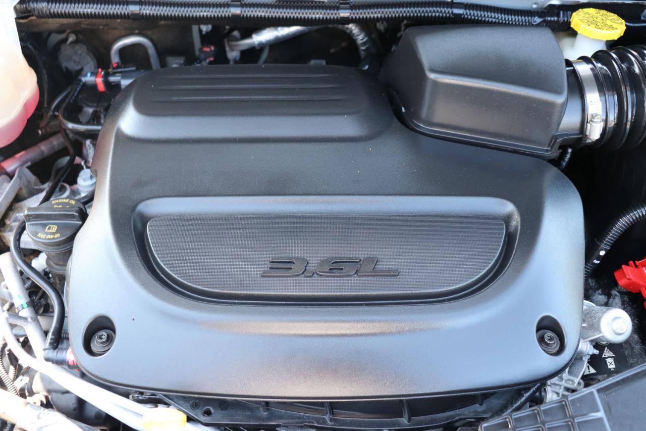 Chrysler Pacifica Touring L FWD 2024