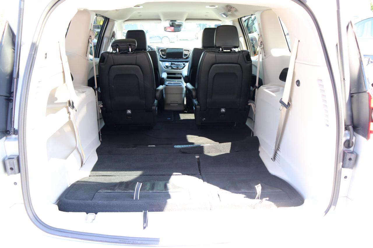 Chrysler Pacifica Touring L FWD 2024
