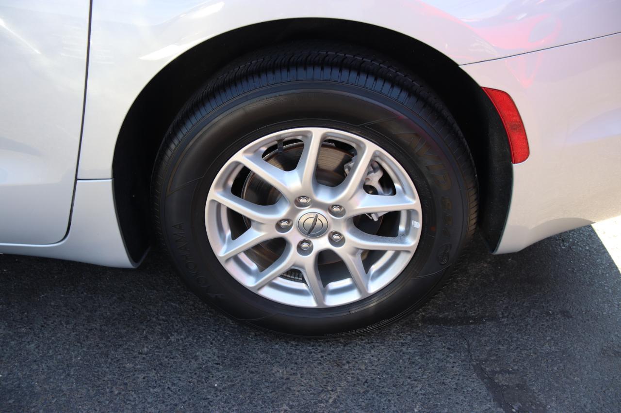 Chrysler Pacifica Touring L FWD 2024