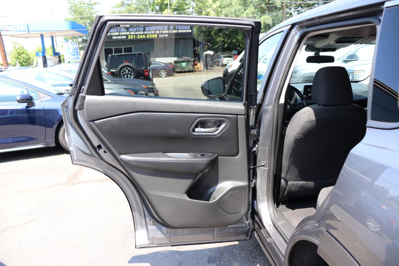 Nissan Rogue FWD SV 2024