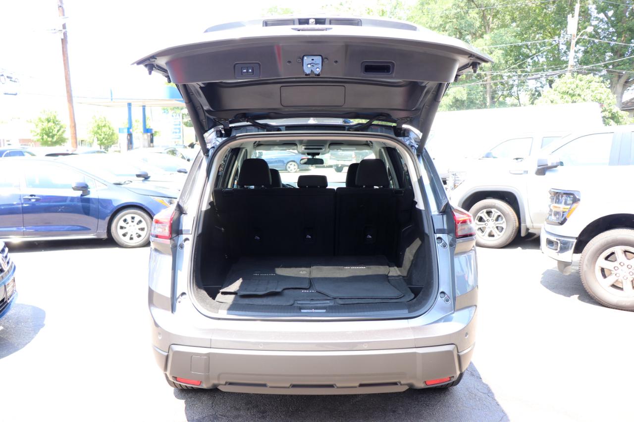 Nissan Rogue FWD SV 2024