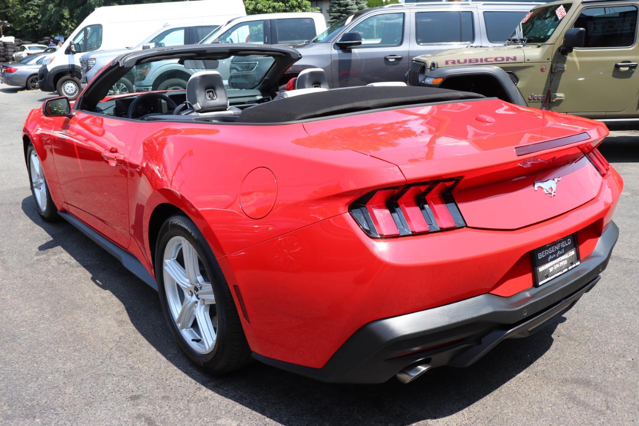 Ford Mustang EcoBoost Convertible 2026