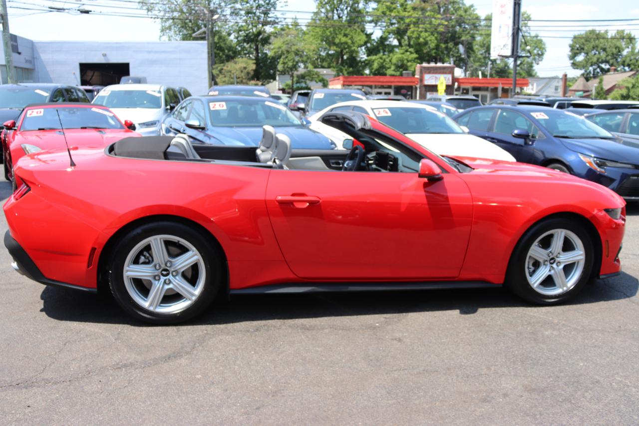 Ford Mustang EcoBoost Convertible 2026
