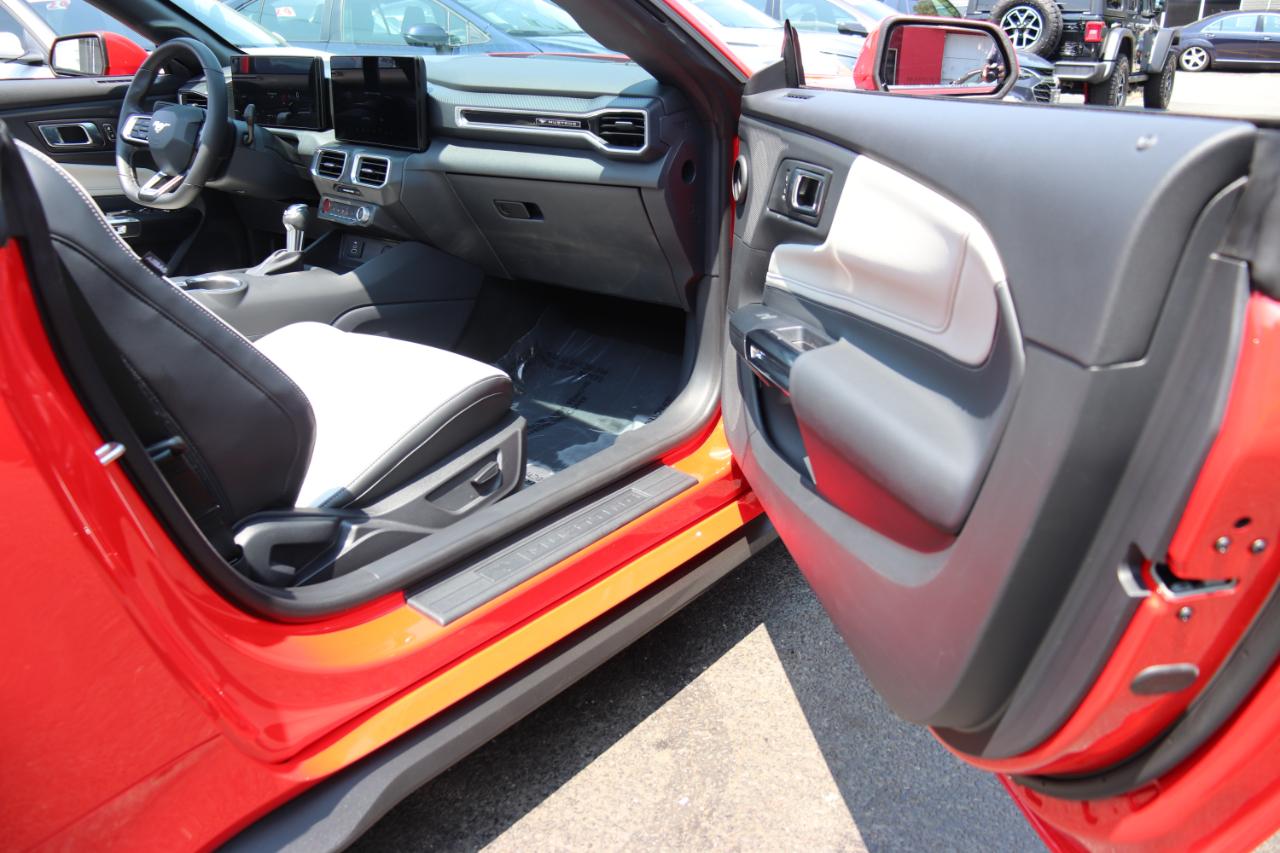 Ford Mustang EcoBoost Convertible 2026