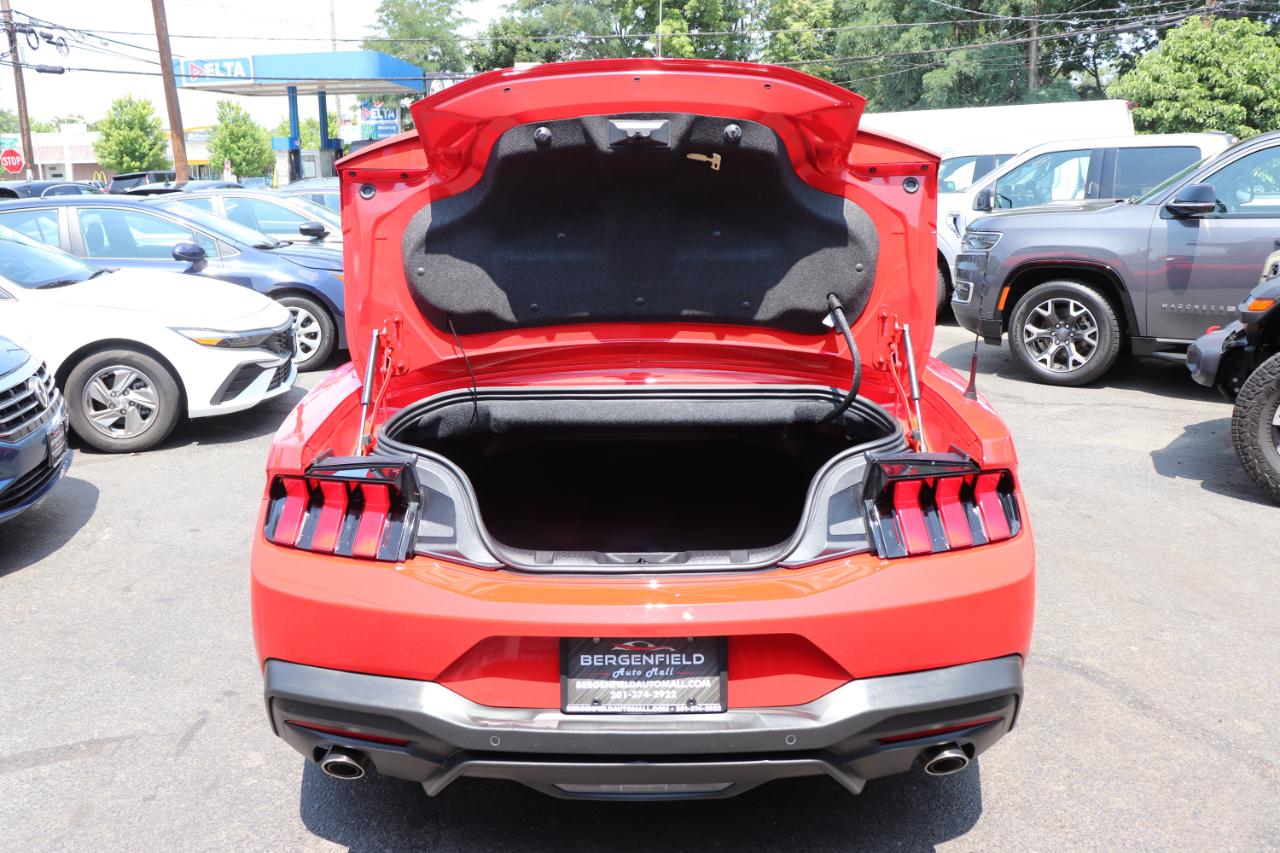 Ford Mustang EcoBoost Convertible 2026