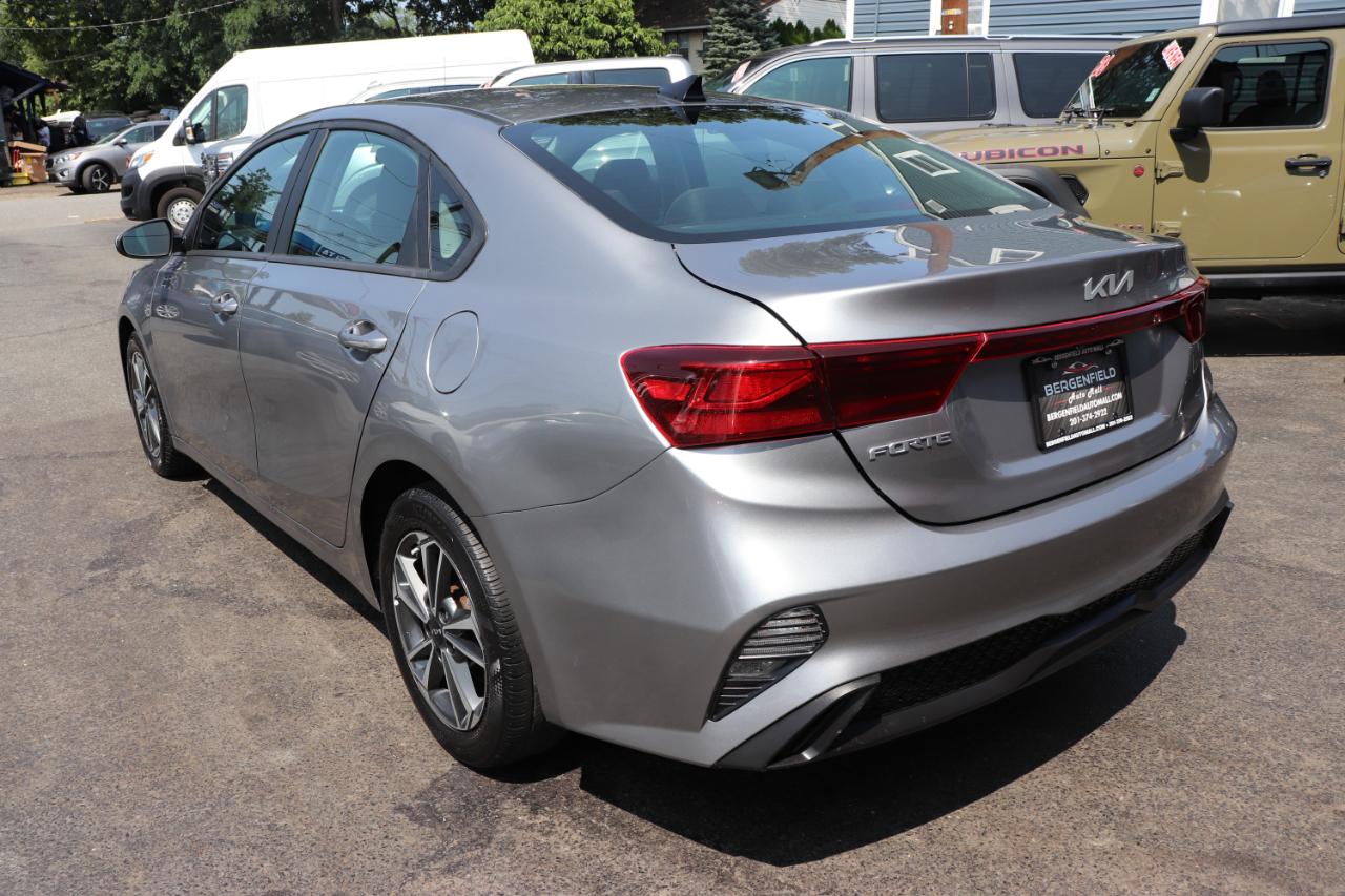 Kia Forte LXS IVT 2024