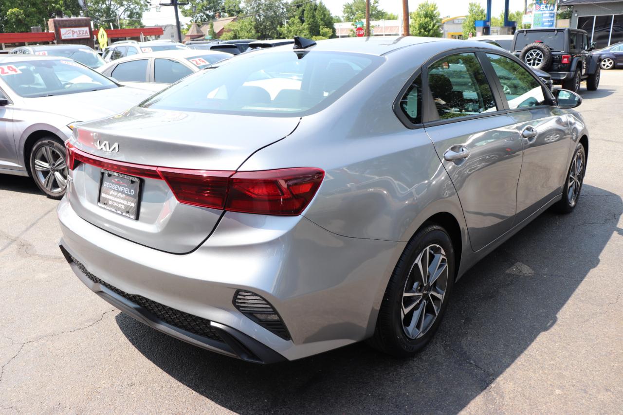 Kia Forte LXS IVT 2024