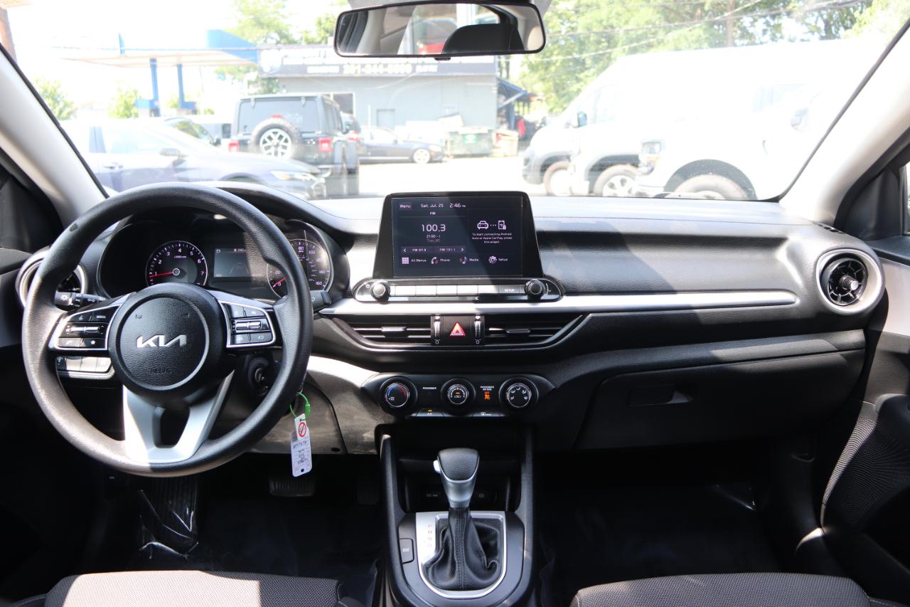 Kia Forte LXS IVT 2024