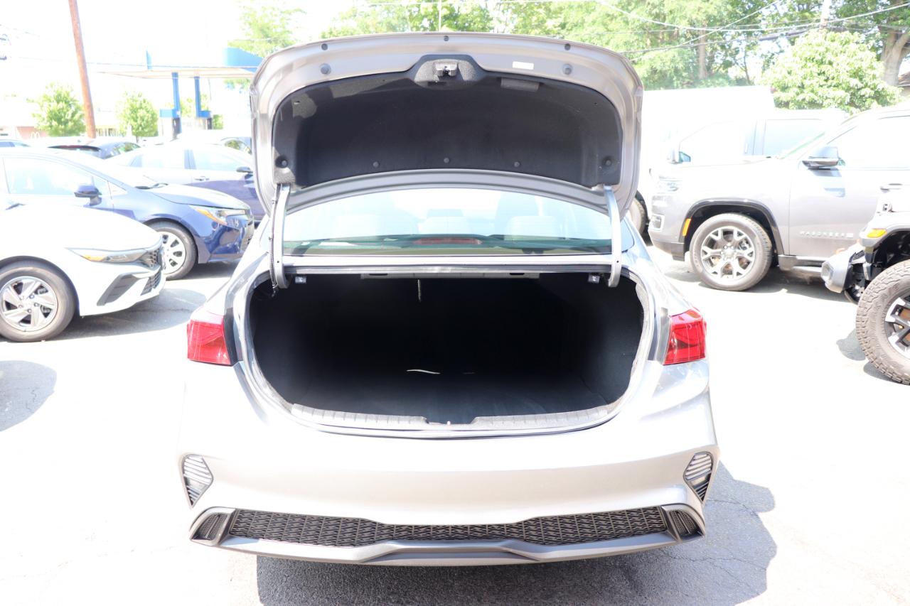 Kia Forte LXS IVT 2024
