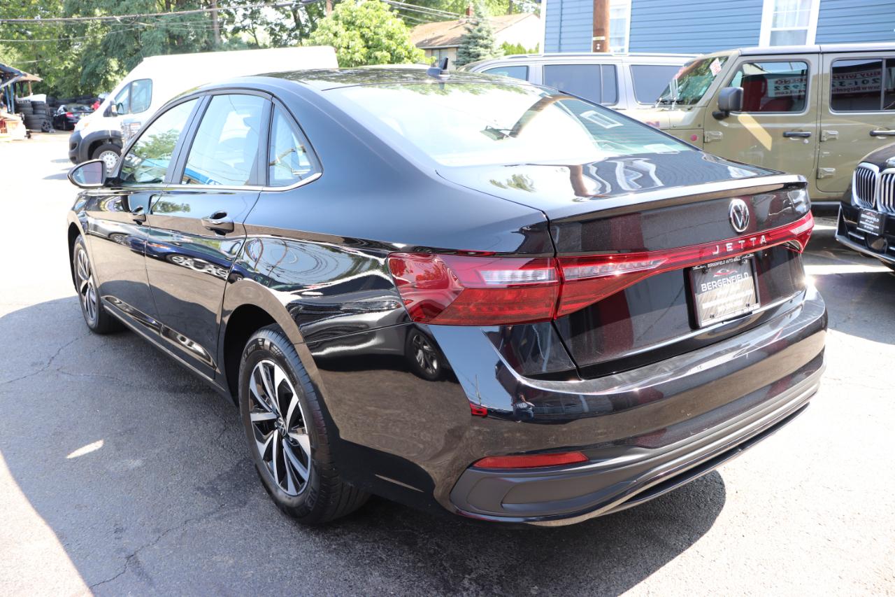 Volkswagen Jetta S Auto 2025