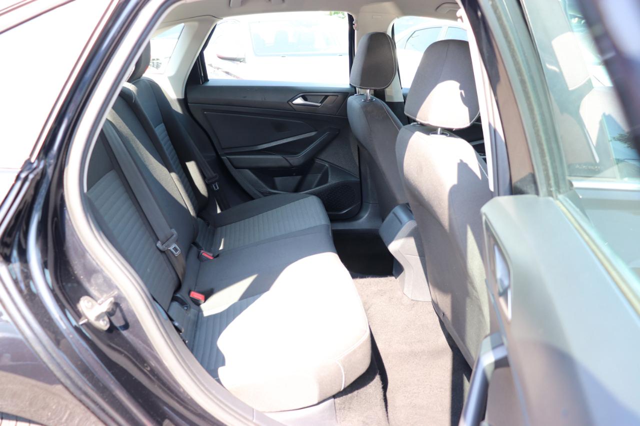 Volkswagen Jetta S Auto 2025