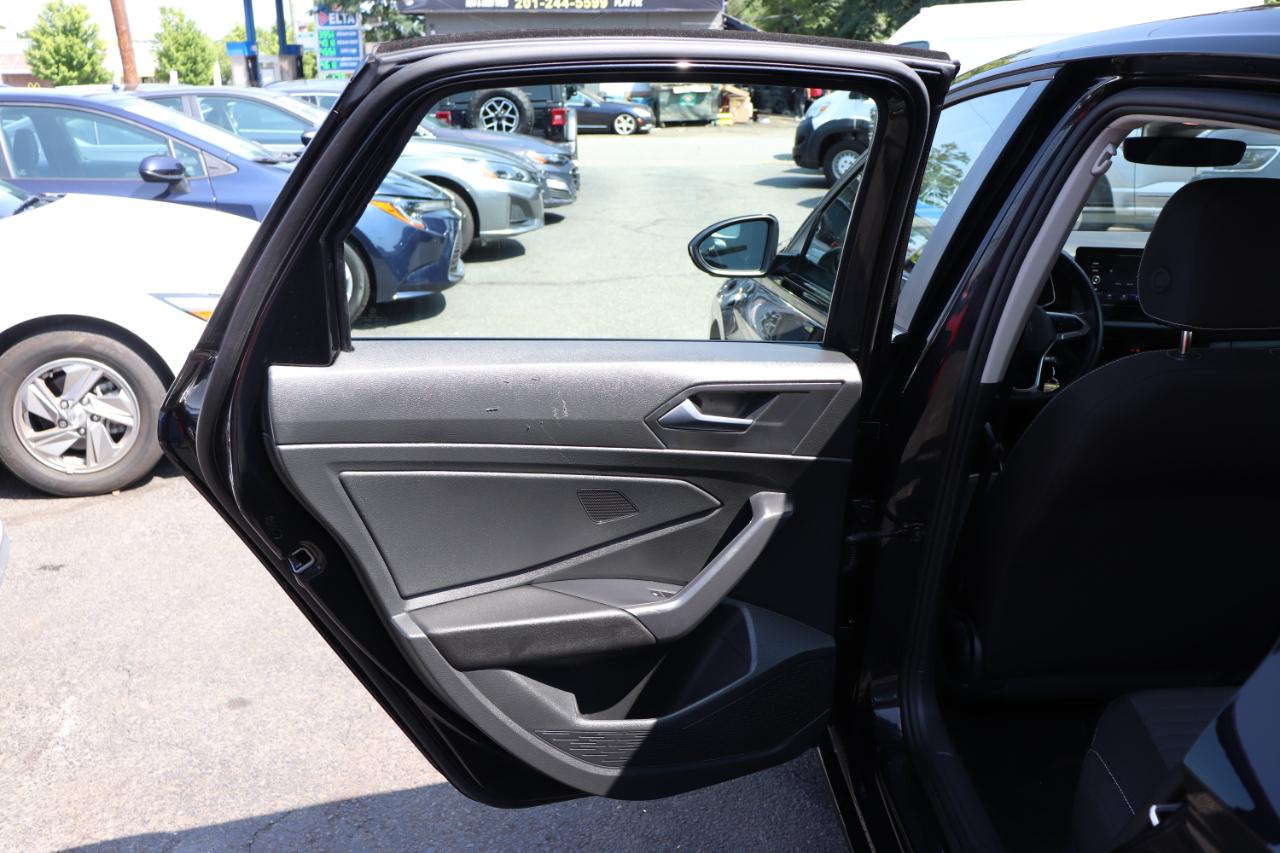 Volkswagen Jetta S Auto 2025