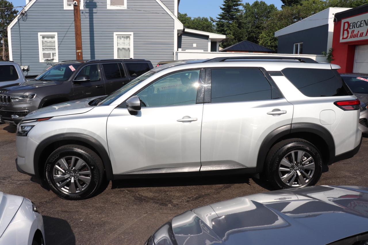 Nissan Pathfinder SV 4WD 2025