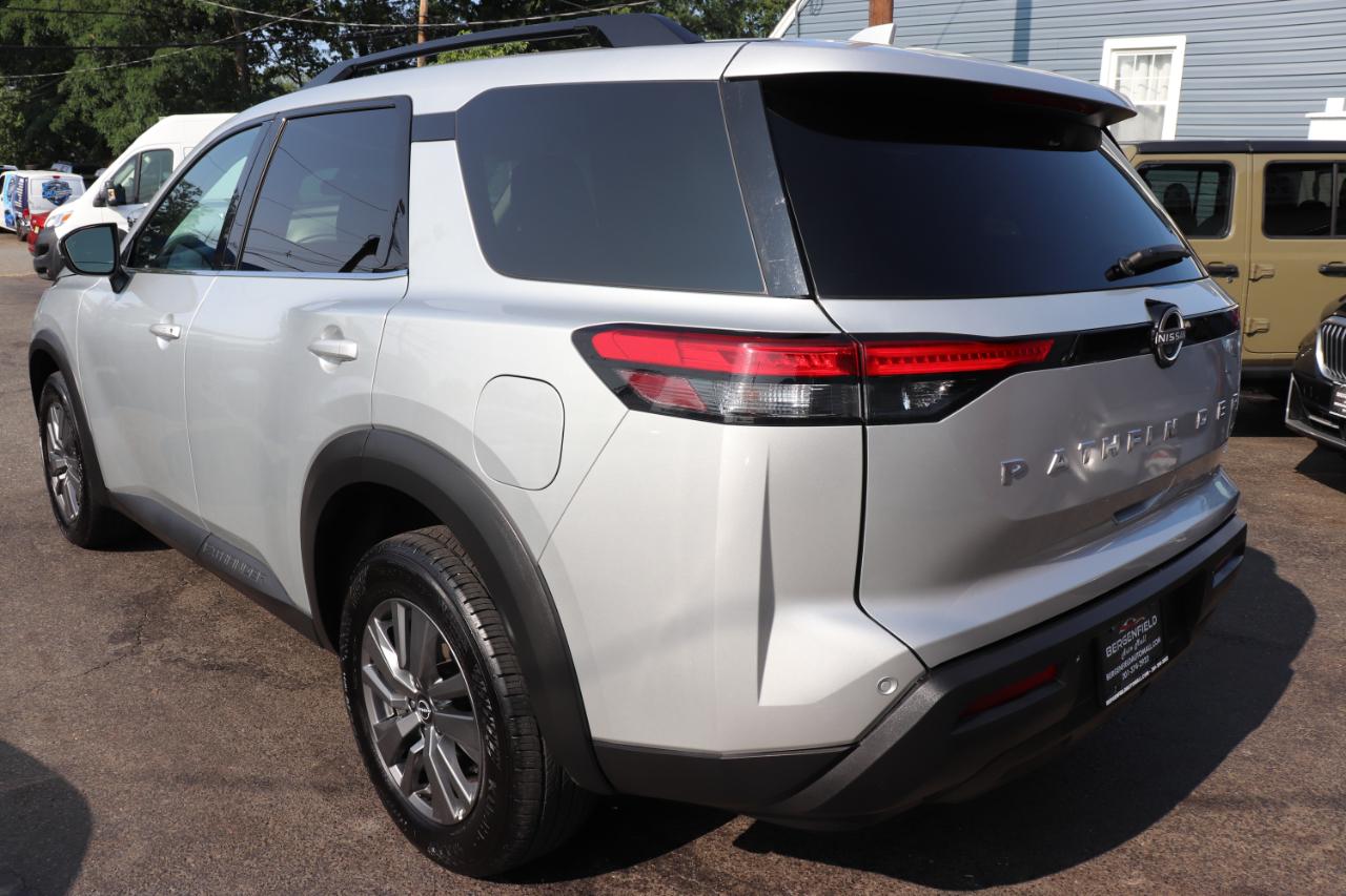 Nissan Pathfinder SV 4WD 2025
