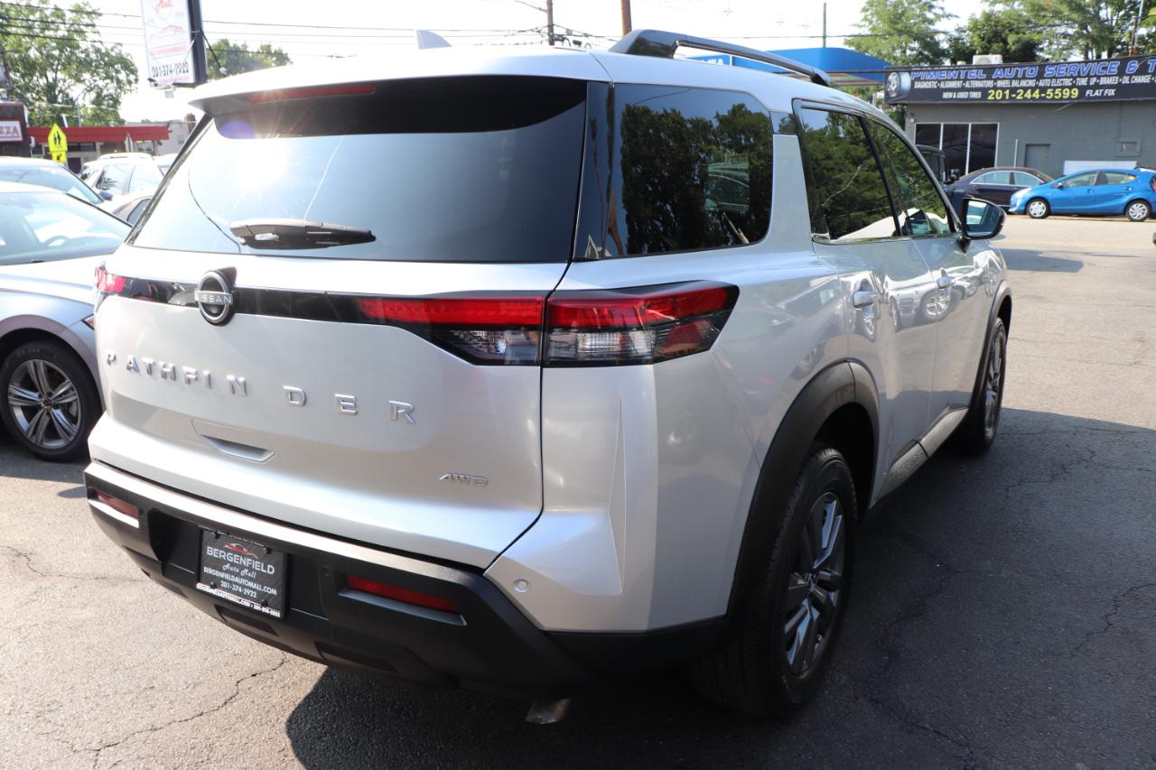 Nissan Pathfinder SV 4WD 2025