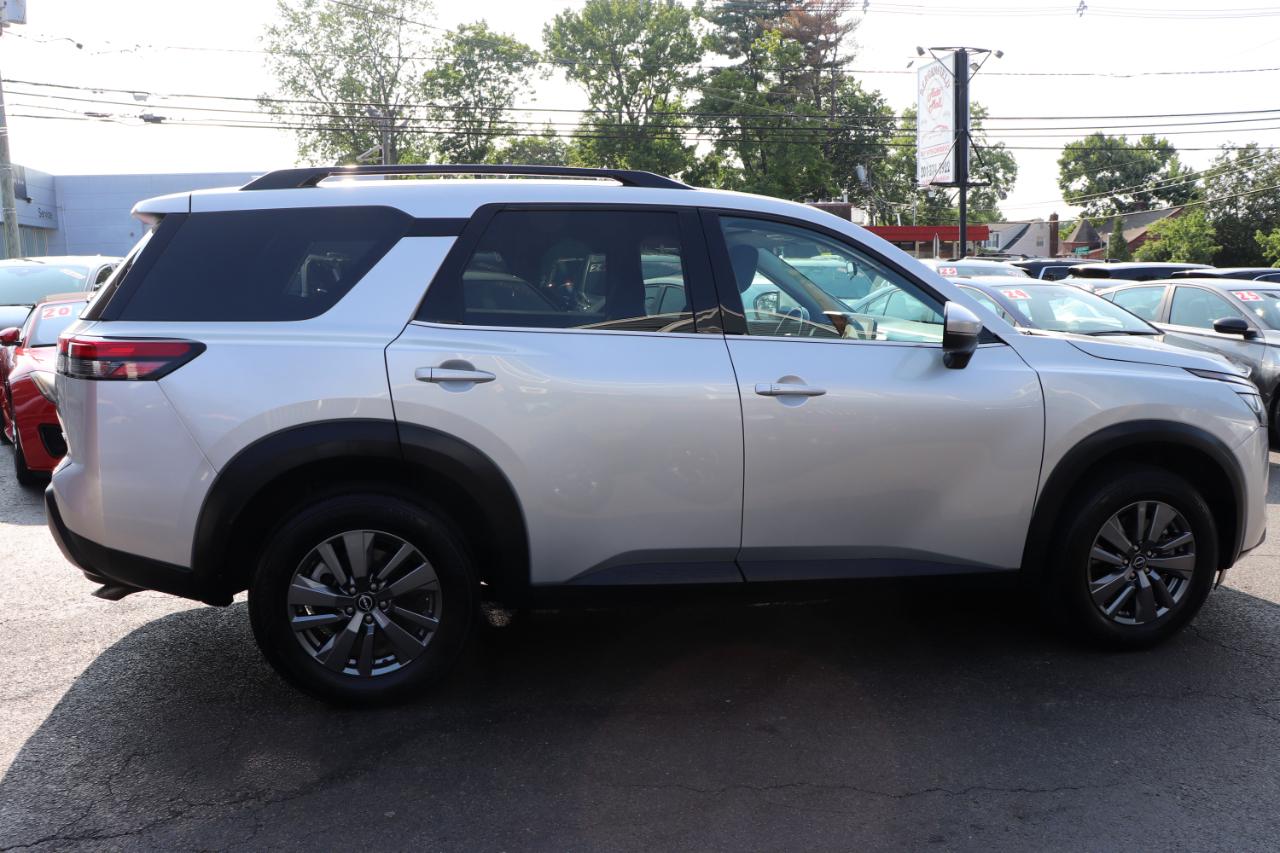 Nissan Pathfinder SV 4WD 2025