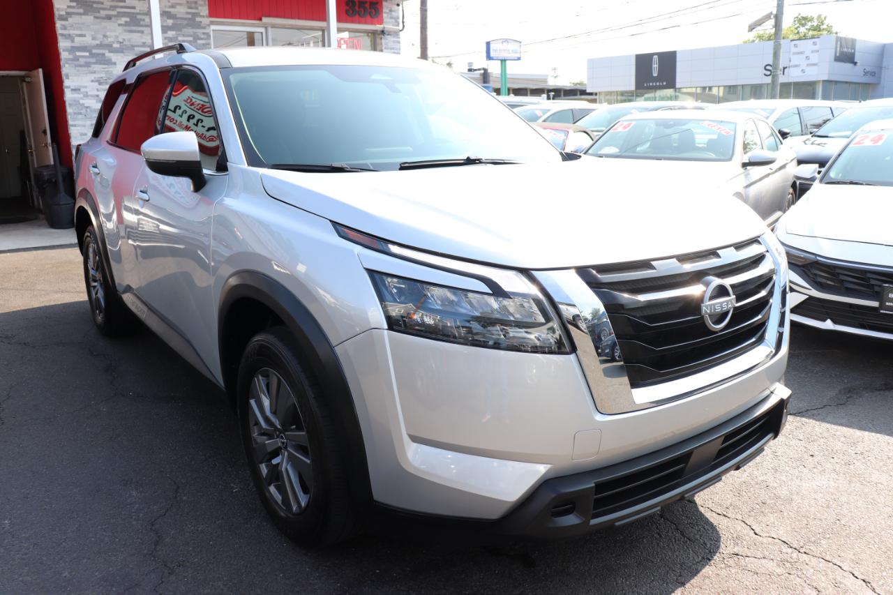 Nissan Pathfinder SV 4WD 2025