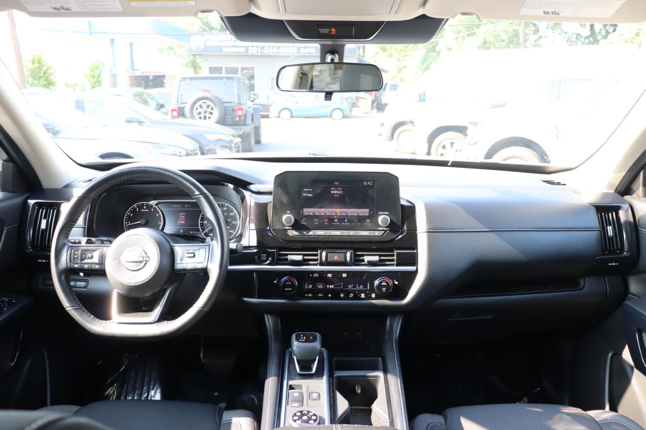 Nissan Pathfinder SV 4WD 2025