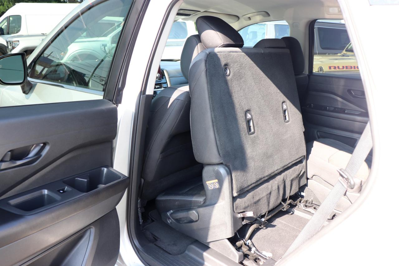 Nissan Pathfinder SV 4WD 2025