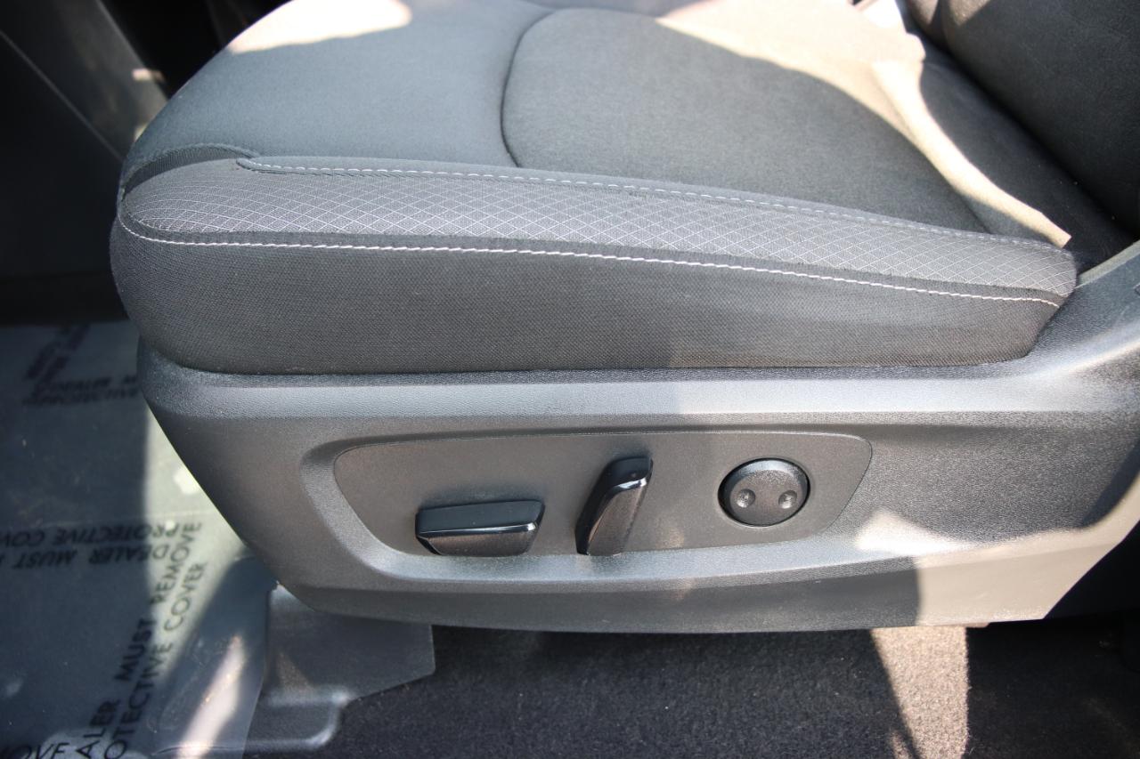Nissan Pathfinder SV 4WD 2025