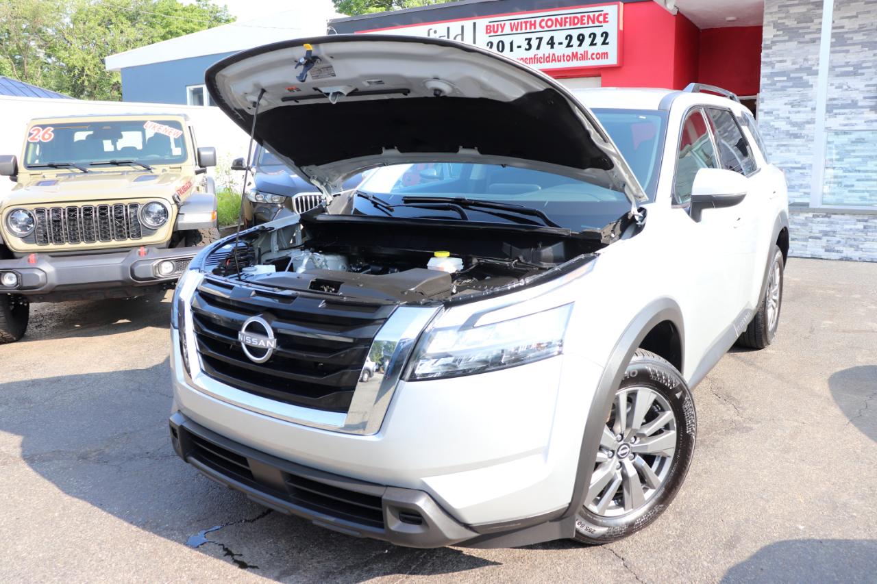 Nissan Pathfinder SV 4WD 2025