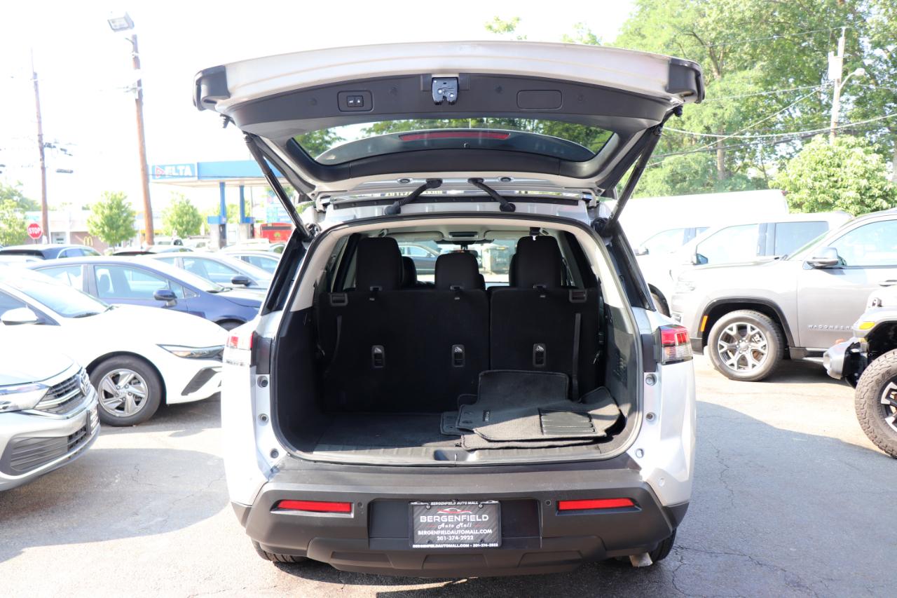 Nissan Pathfinder SV 4WD 2025