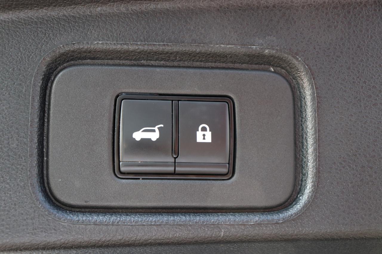 Nissan Pathfinder SV 4WD 2025