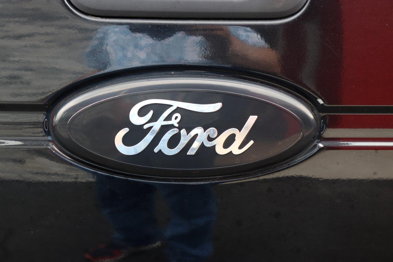 Ford F-150 4WD SuperCrew 145" XLT 2012