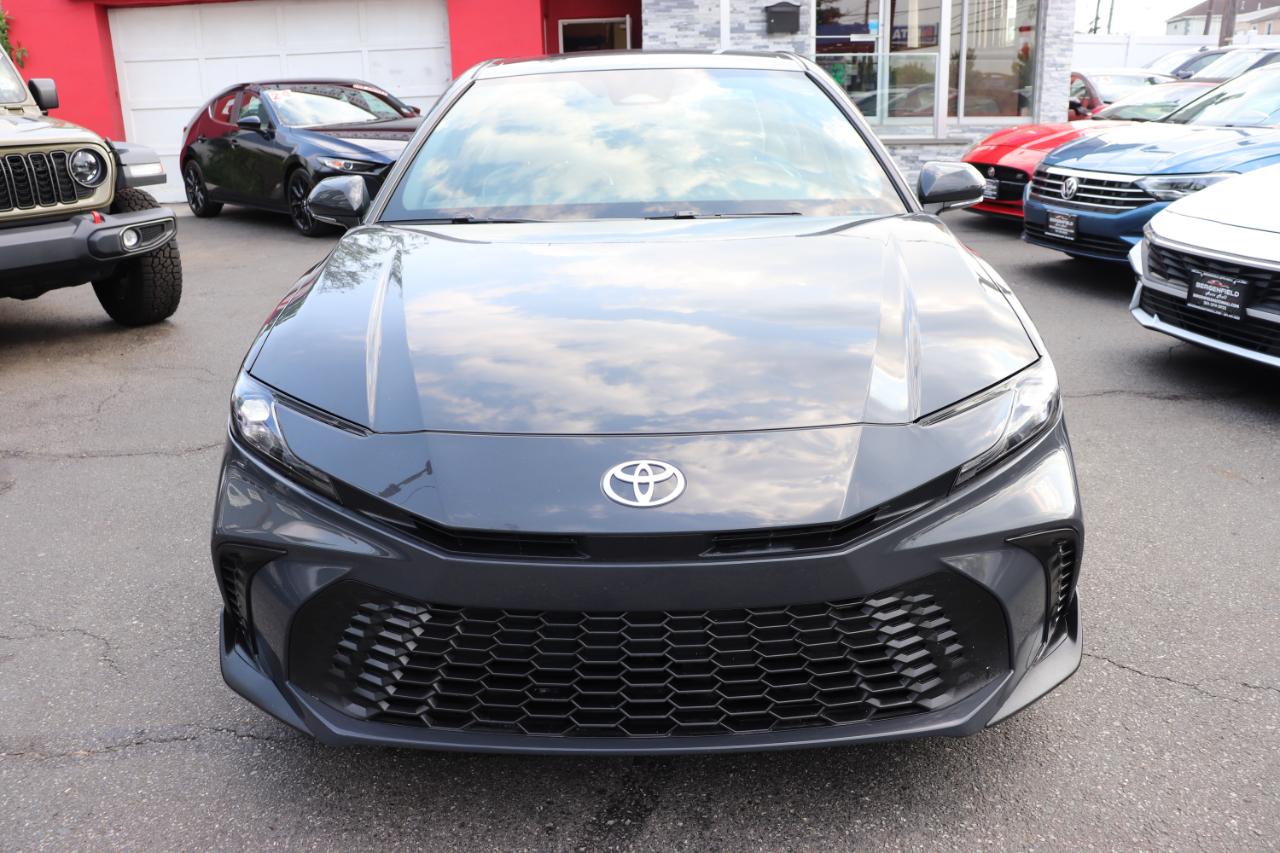 Toyota Camry SE (Natl) 2025