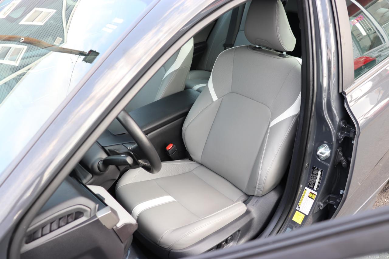 Toyota Camry SE (Natl) 2025