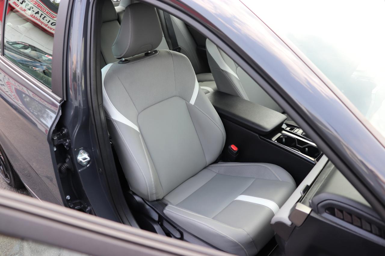 Toyota Camry SE (Natl) 2025