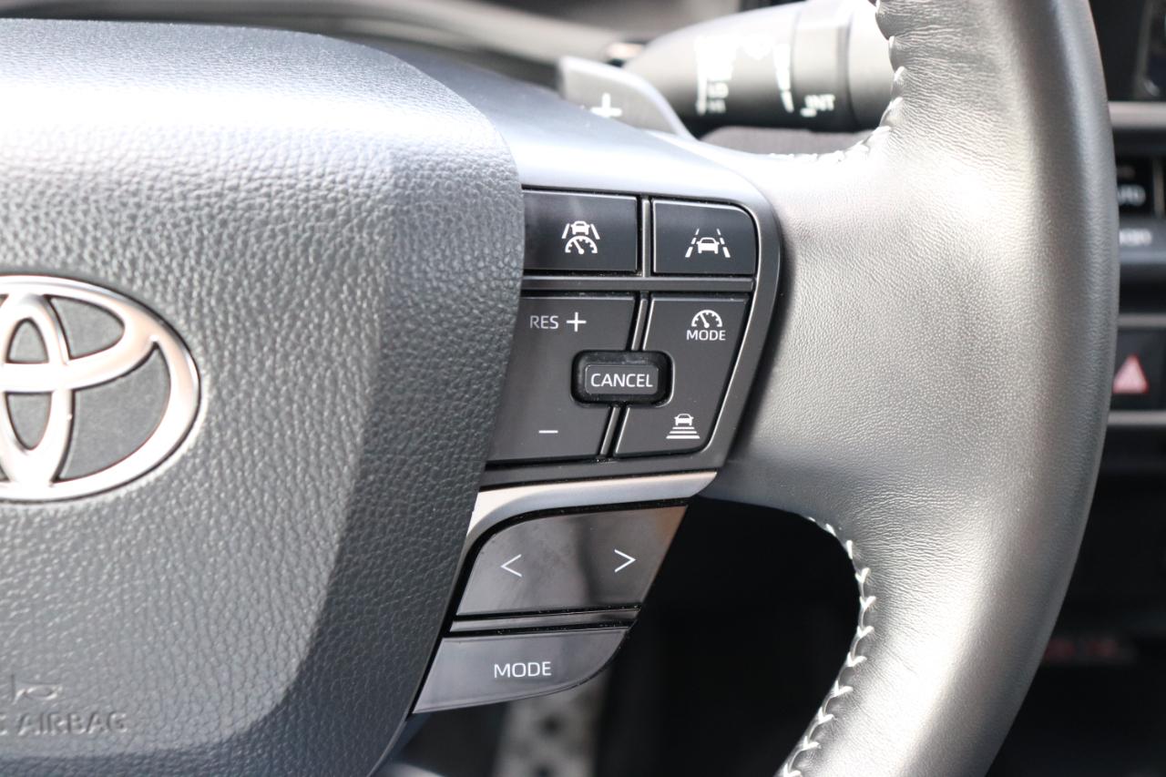 Toyota Camry SE (Natl) 2025