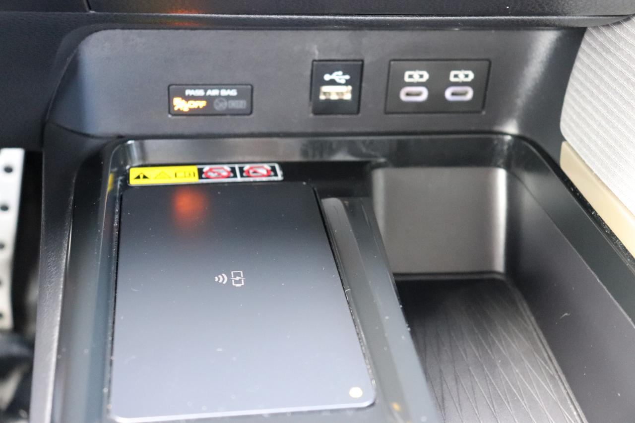 Toyota Camry SE (Natl) 2025
