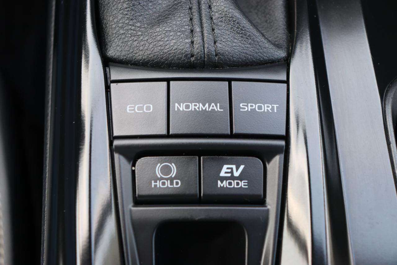 Toyota Camry SE (Natl) 2025