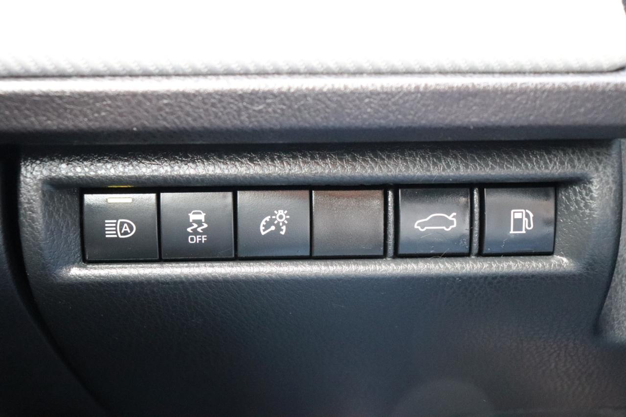 Toyota Camry SE (Natl) 2025