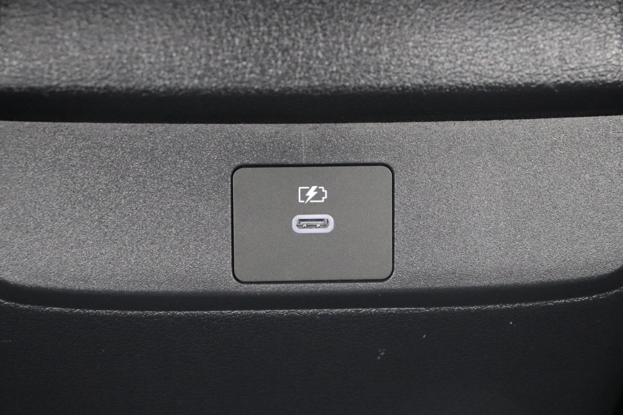 Nissan Sentra SR Sedan 2026